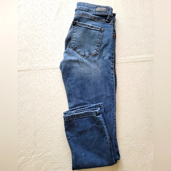 STS Blue Denim - STS Blue Cassie Crop Blue Jeans Women's sz 26